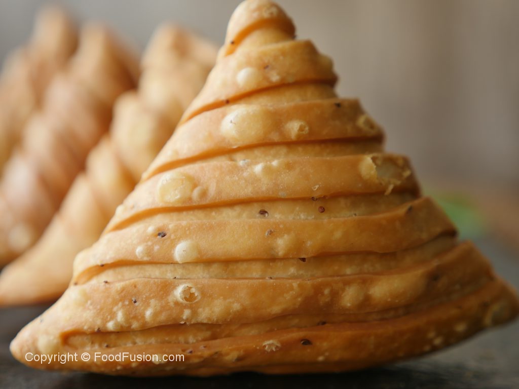 Delicious apple samosas